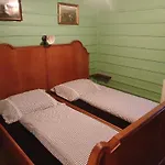 Rodinny Drevenka-kulturni Pamatka 3*