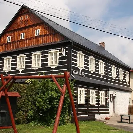 Гостевой дом Rodinny Drevenka-kulturni Pamatka