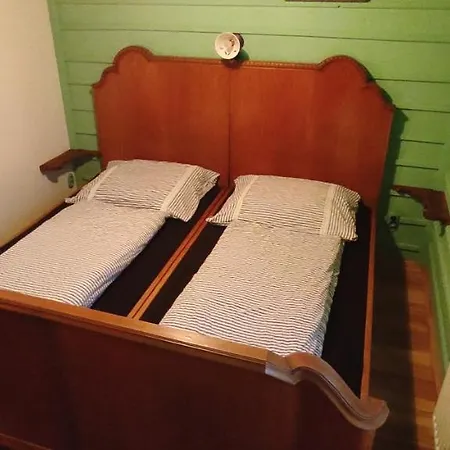 Rodinny Drevenka-kulturni Pamatka 3* Bozkovska
